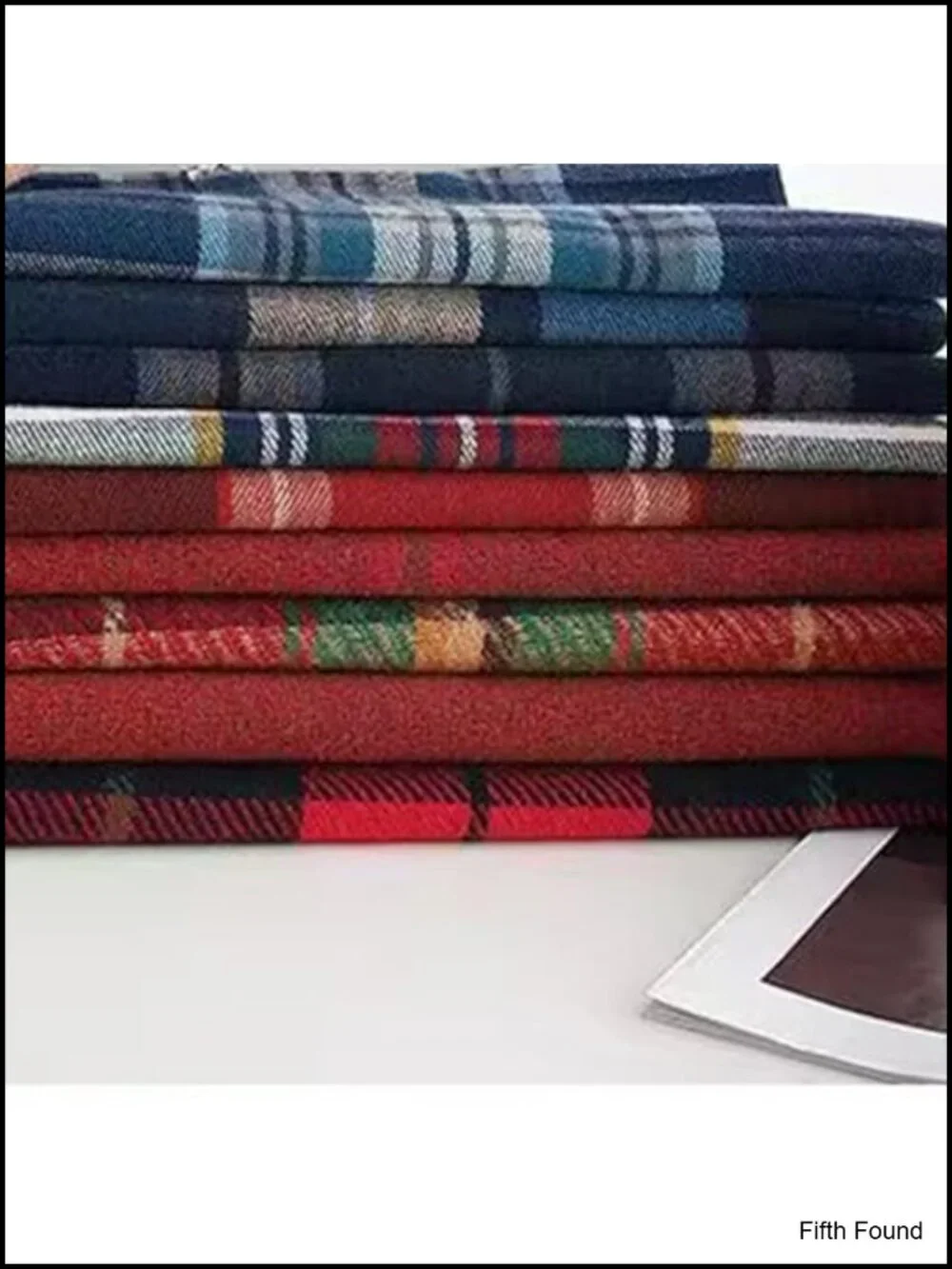 Oversized Checked Plaid Scarf with Tassels - Soft Winter Wrap for Cold Weather